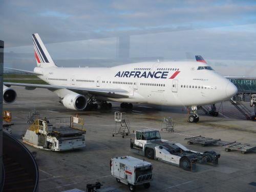 An Air France 747-400