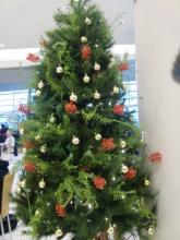 Airport christmas tree