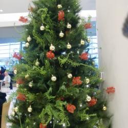 Airport christmas tree