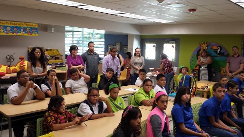 IceCube webcast at Pedro Rivera Molina School in Juncos, Puerto Rico.  Credit: Miguel Piñero.