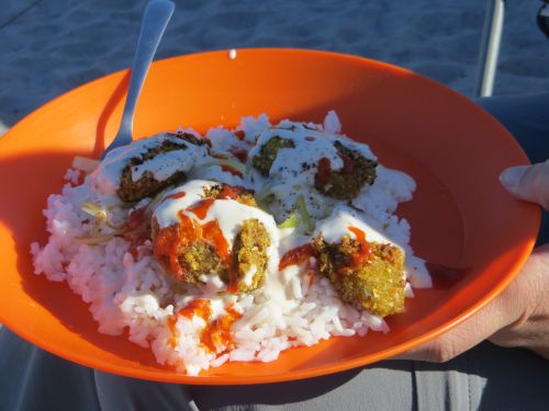 falafel with rice and a white sauce