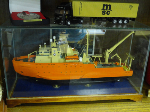 Model of the Laurence M. Gould