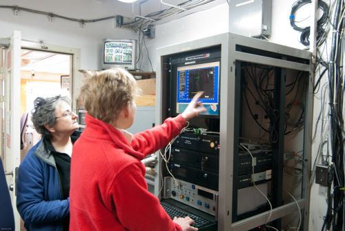 Maggie Amsler and Paula Dell on R/V Laurence M. Gould