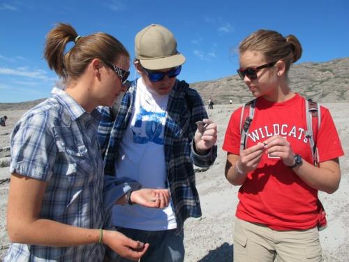 Laura Levy explains how fossils form to Kurt and Jeannie