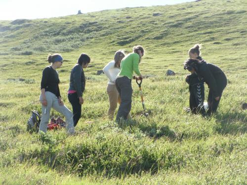Students digging for Permafrost