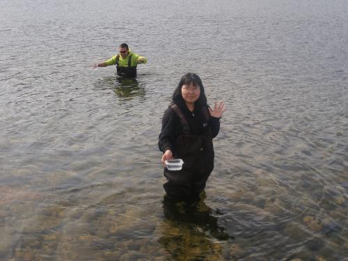 Agnes (US) and Kunuk (Grl) gathering water samples