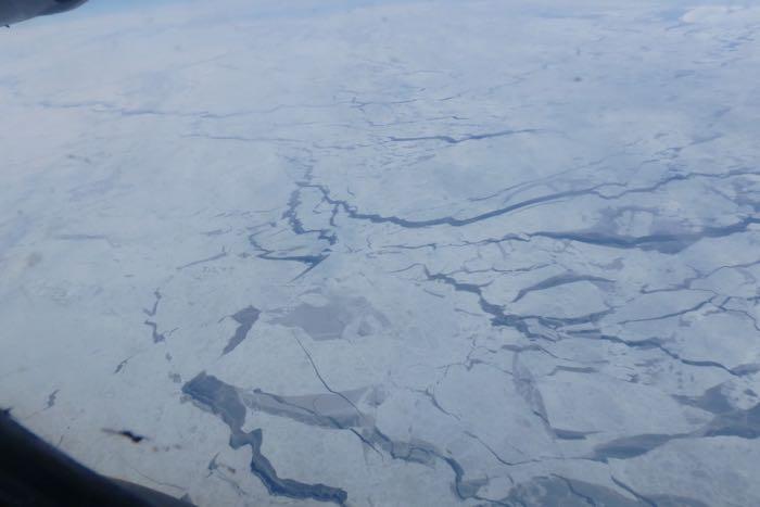 Extensive cracks in the sea ice aroung Ross Island