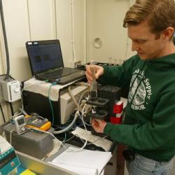 pH determination using ultraviolet spectrophotometer